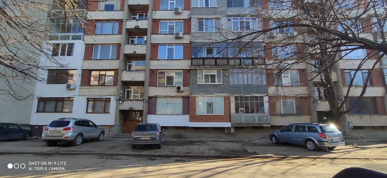 Уютен Апартамент В Търговище - 2 Спални И Кухня 外观 照片