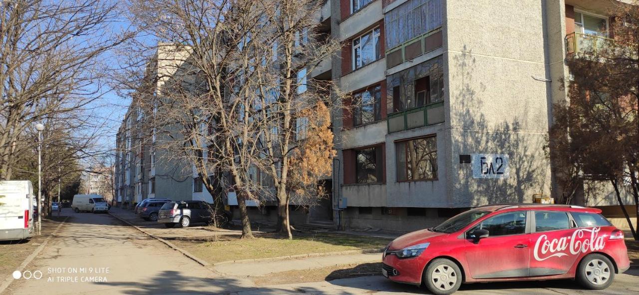Уютен Апартамент В Търговище - 2 Спални И Кухня 外观 照片